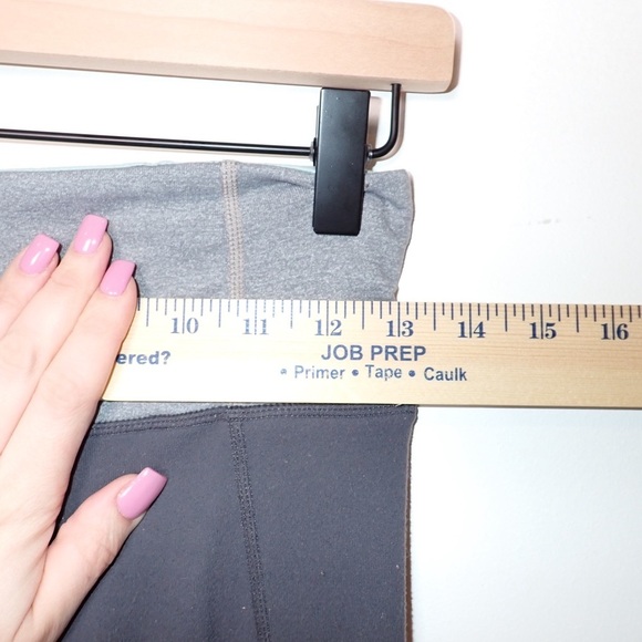 Lululemon Tadasana Slit Crop size 4 in Light Gray/Gray - Picture 9 of 10